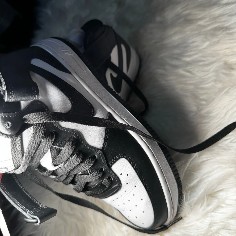 Air Force 1 Mid 'Black White' - Picture 6 of 6